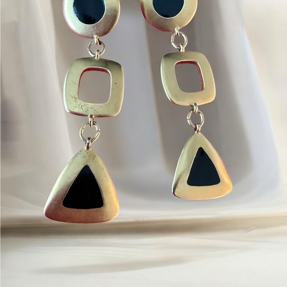 Elegant Gold Tone and Black Geometric Earrings - Picture 3 of 3